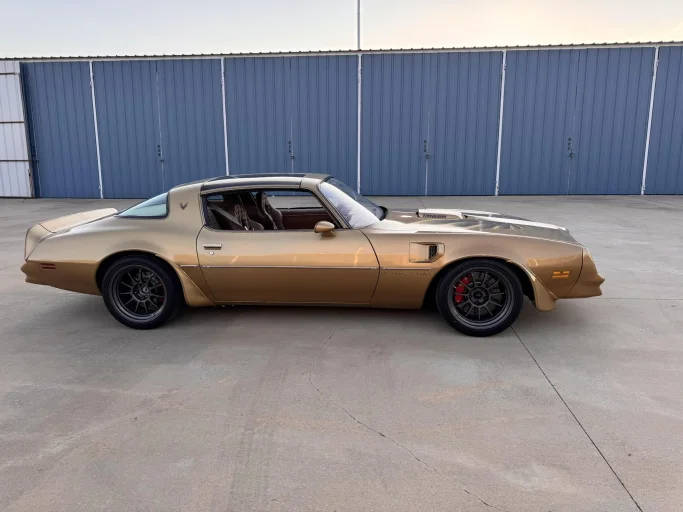 Vehicle image 28
