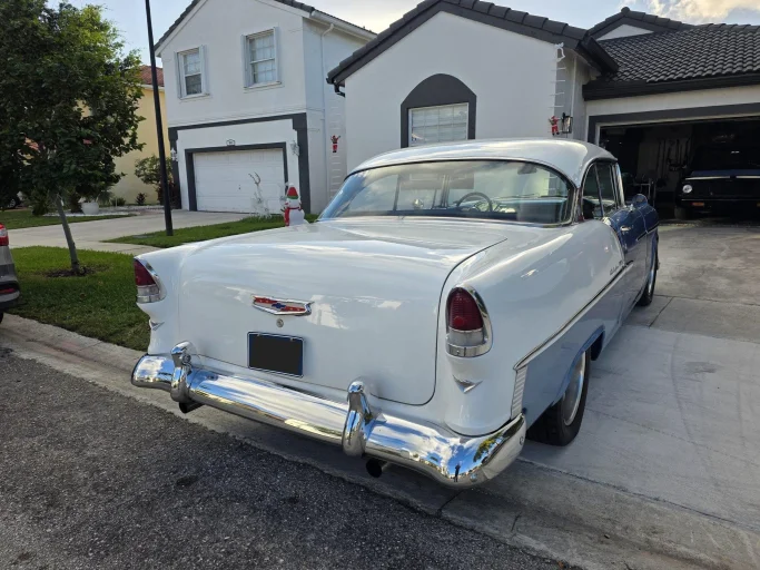 Vehicle image 102