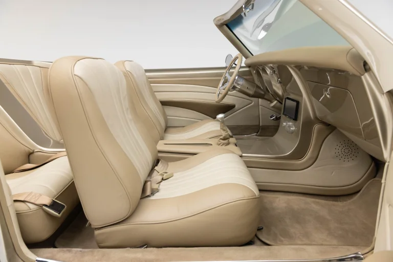 Vehicle image 301