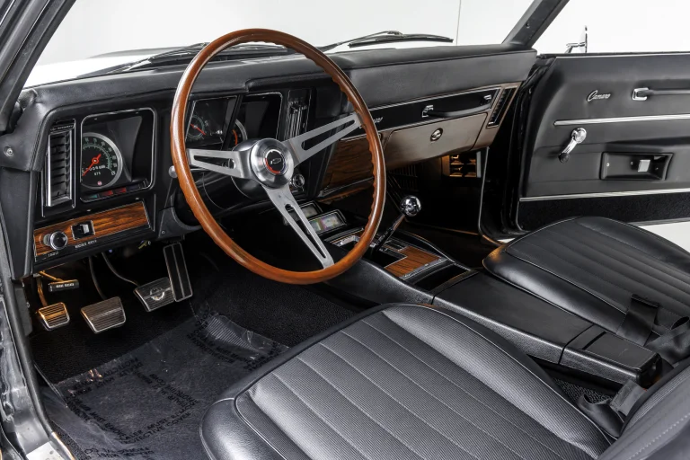 Vehicle image 318